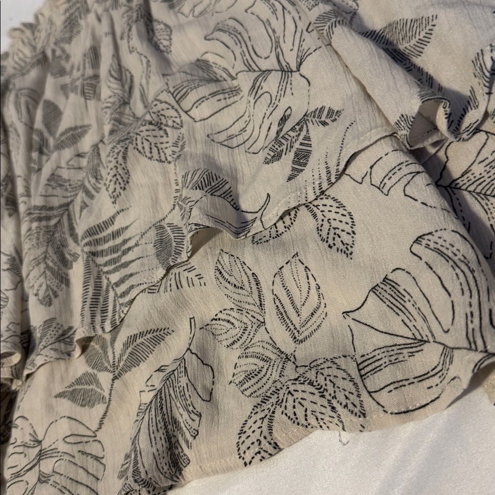 Anthro Paper Crane Cream Beige Tropical Leaf Print Tiered Mini Skirt NWOT